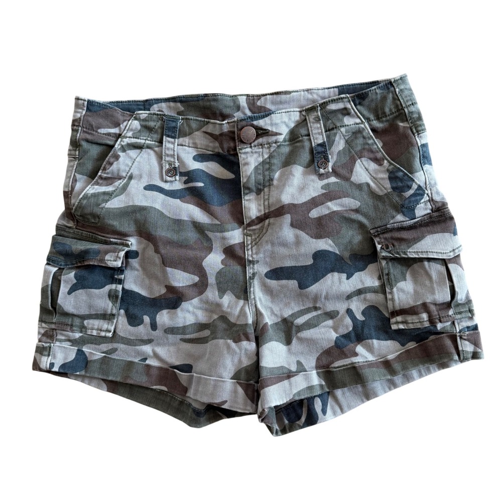 True Religion Women's Camo Utility Cargo Shorts Size‎ 33 Cuffed Pockets
